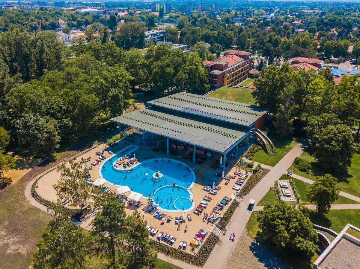 Mf Villa Azur Wellness Apartment Siofok Exterior photo